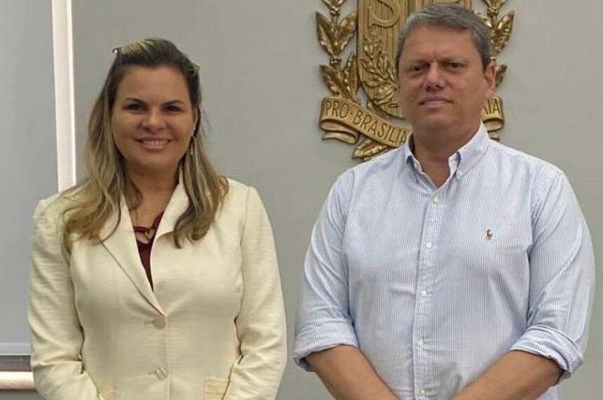 Carla Morando e Tarcísio de Freitas