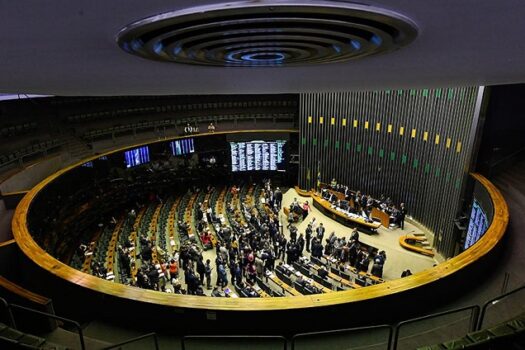 Congresso promulga fim da escala 6&#215;1 de trabalho nesta sexta