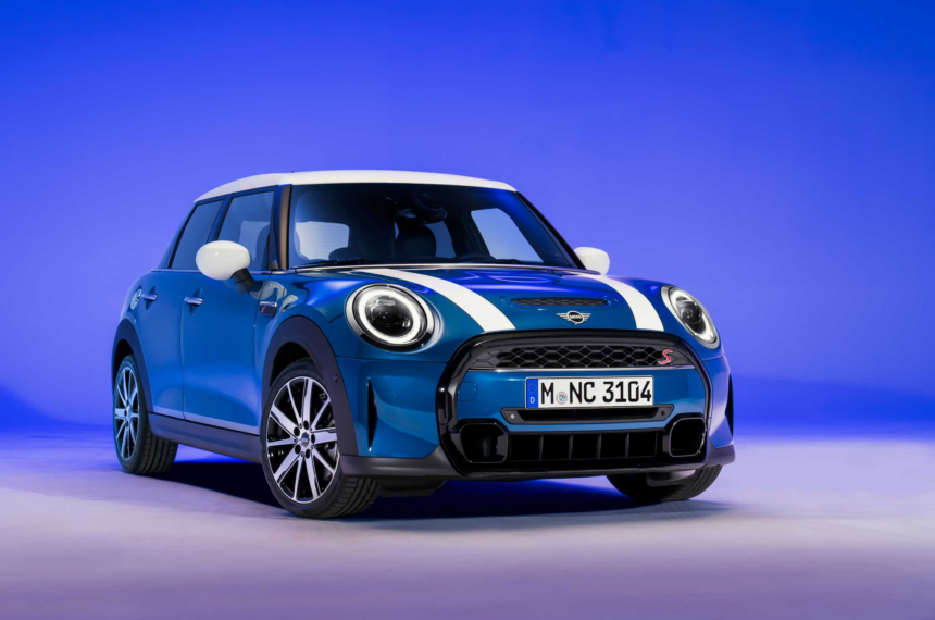 Um dos modelos mais divertidos da marca MINI está de volta, o novo MINI Cooper S Cabrio chegou para completar a família