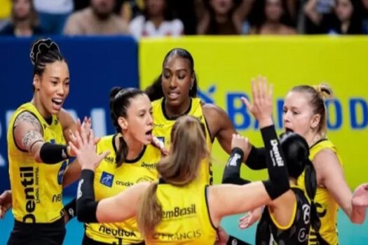 Praia Clube consolida liderança na Superliga Feminina de Vôlei após vitória sobre Minas