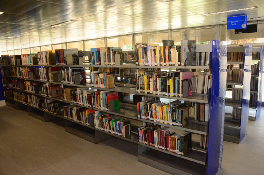 Biblioteca Nair Lacerda