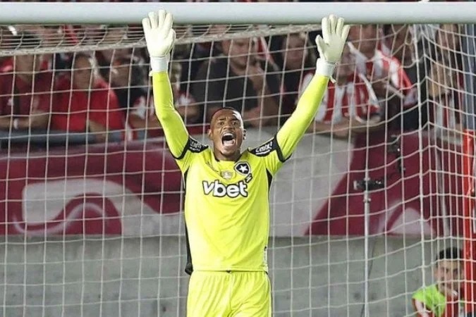 Botafogo acerta com Neto e aguarda saída de John