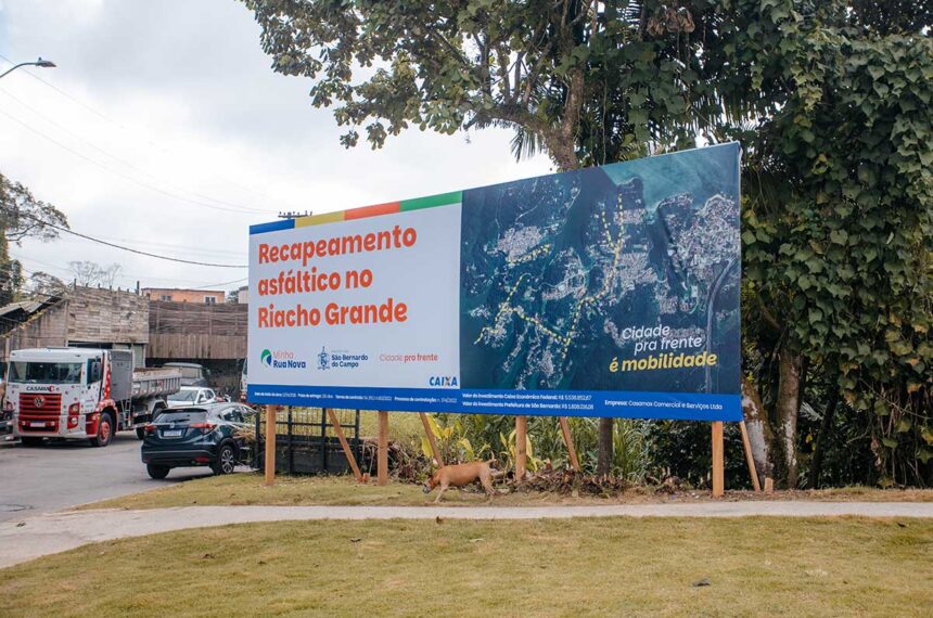 Moradores da Vila Mercedes recebem escrituras definitivas
