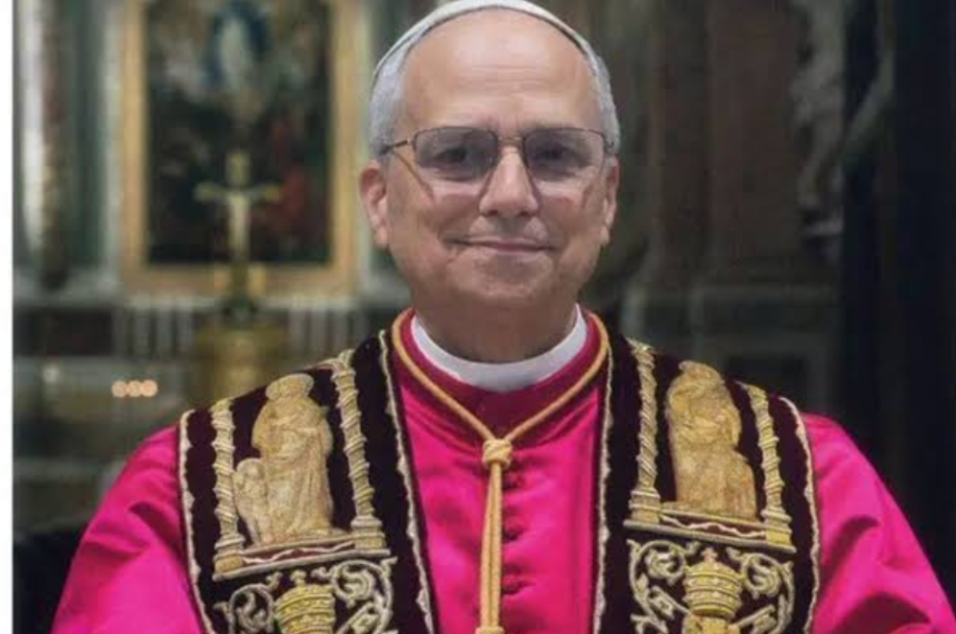 Imagem oficial papa Leão XIV