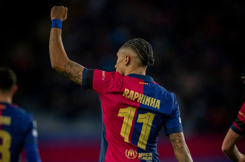 Raphinha atuando pelo Barcelona