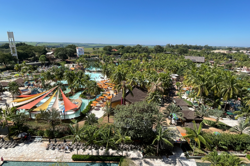 Vale dos Dinossauros - HOT Beach Olímpia