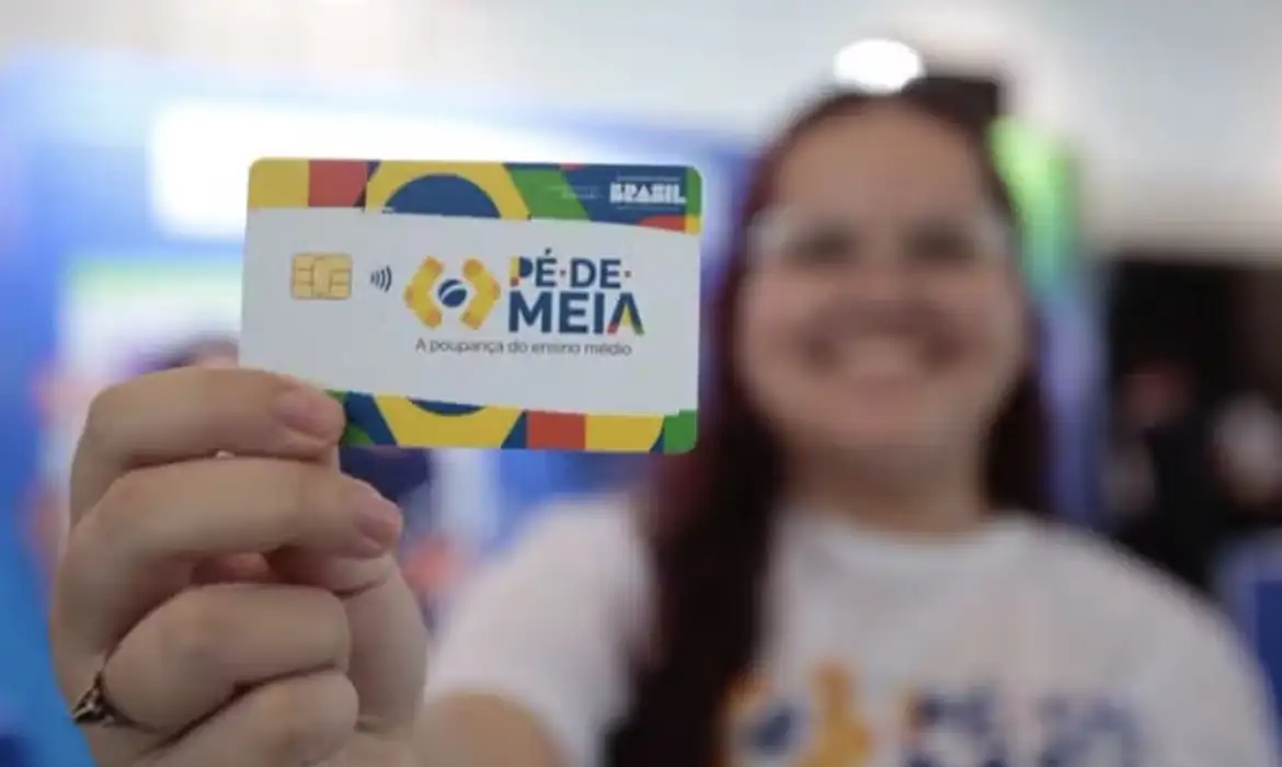 Pé-de-Meia para universitários custará R$ 4,6 bi ao ano