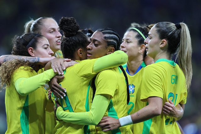 Em atuação espetacular de Dudinha, seleção feminina vence Japão em amistoso