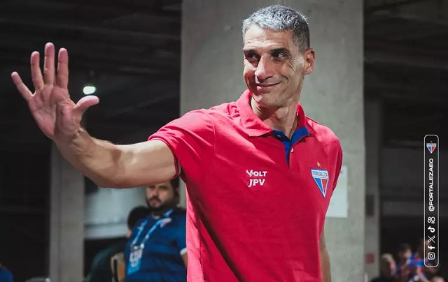 Santos acerta a contratação do técnico Vojvoda