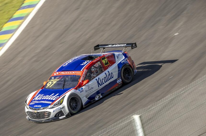 Stock Light - Bruna Tomaselli mira o Top 3 do campeonato - Ricardo Saibro