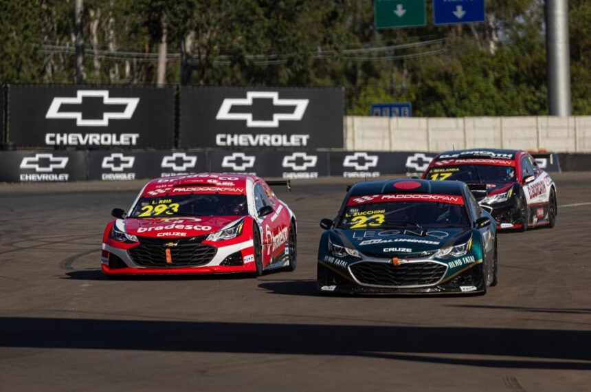 A Stock Light viveu uma sexta-feira intensa com três treinos e a classificação - Magnus Torquato/Vicar