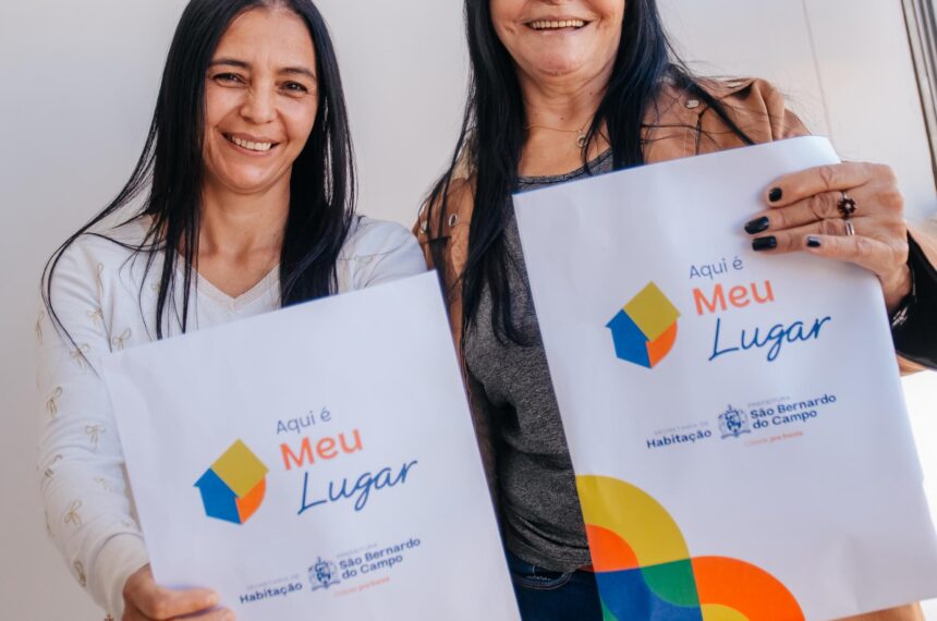 Famílias receberam chaves da casa própria pela "Compra Assistida" - Brenner Oliveira/PMSBC