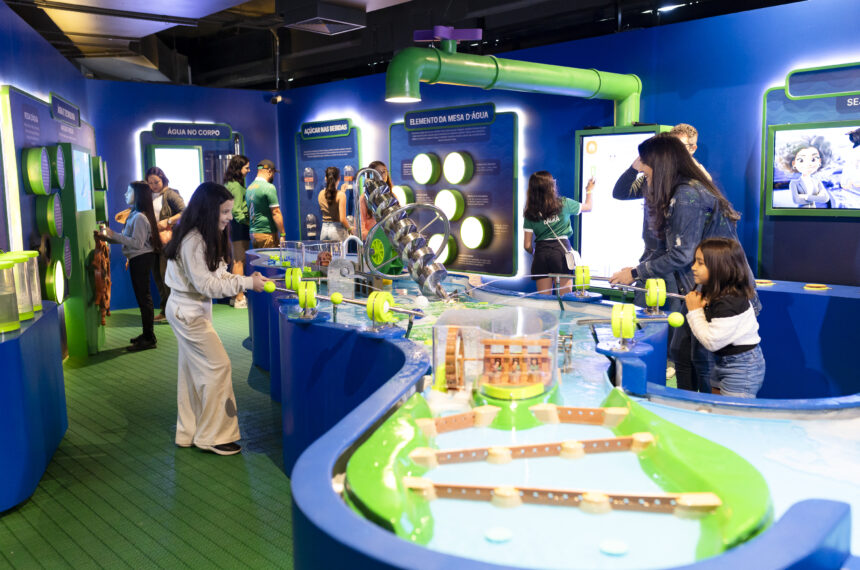 Exposição jornada da água patrocinada pela Unipar no museu da imaginação 