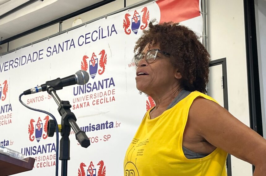 Helena Ferreira, participando do seminário que teve participação do padre Júlio Lancelotti - Gabriel de Jesus/ABCdoABC