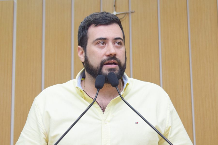 César Oliva propõe incluir símbolo da fibromialgia nas placas de prioridade em São Caetano