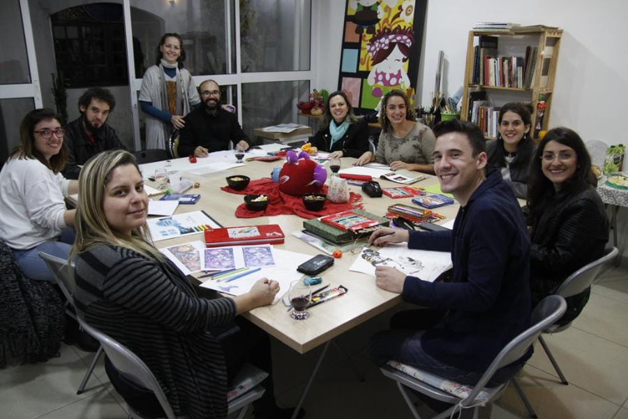 Evento Corujão dos Artistas mostra criação de obras ao vivo