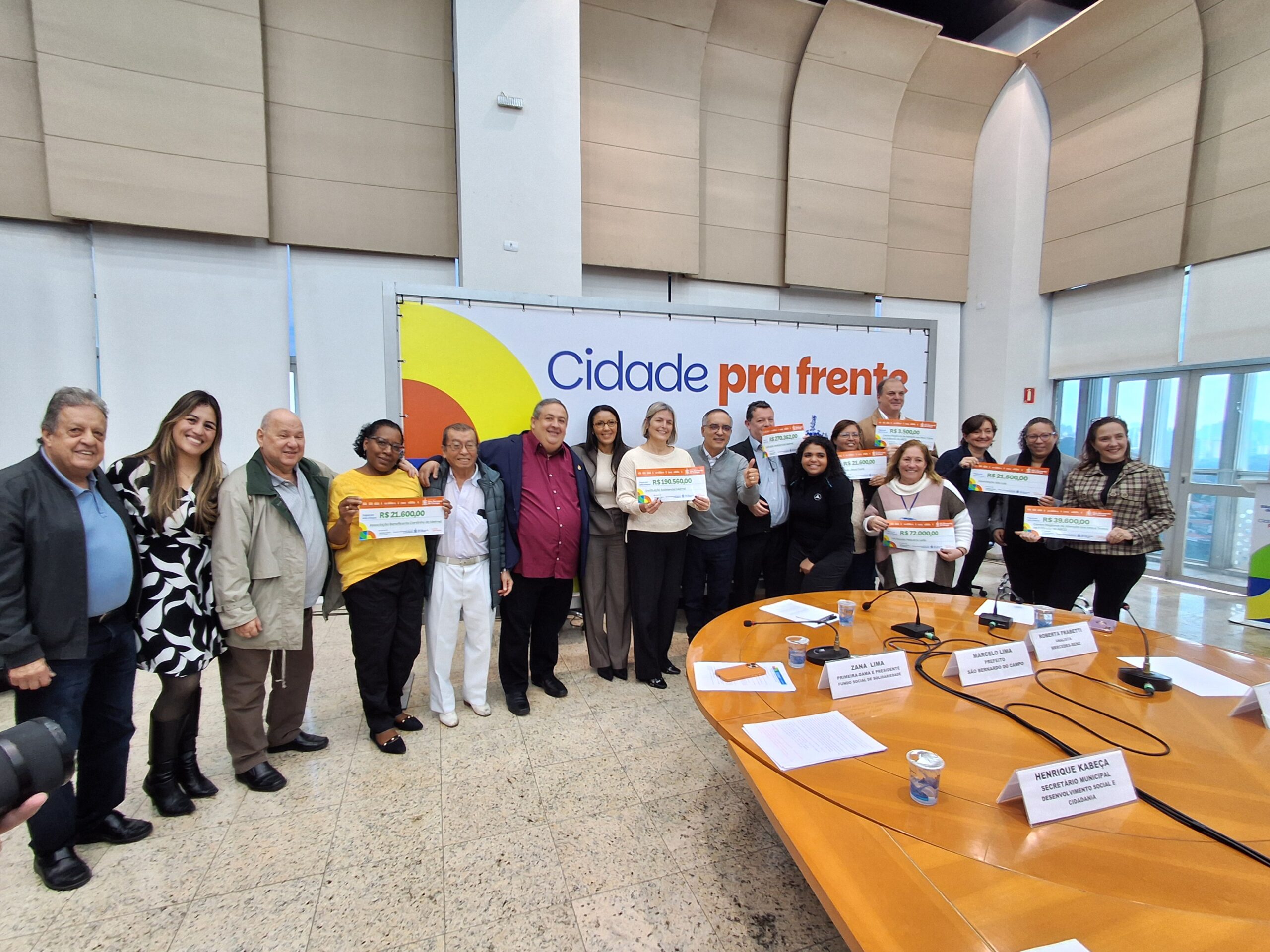 Prefeitura de SBC e Mercedes-Benz entregam R$ 640 mil a instituições assistenciais