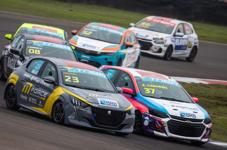 Turismo Nacional tem duelo de gerações como "pano de fundo" na temporada 2025