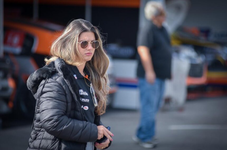 Bia Martins - KMCom / Clayton Medeiros