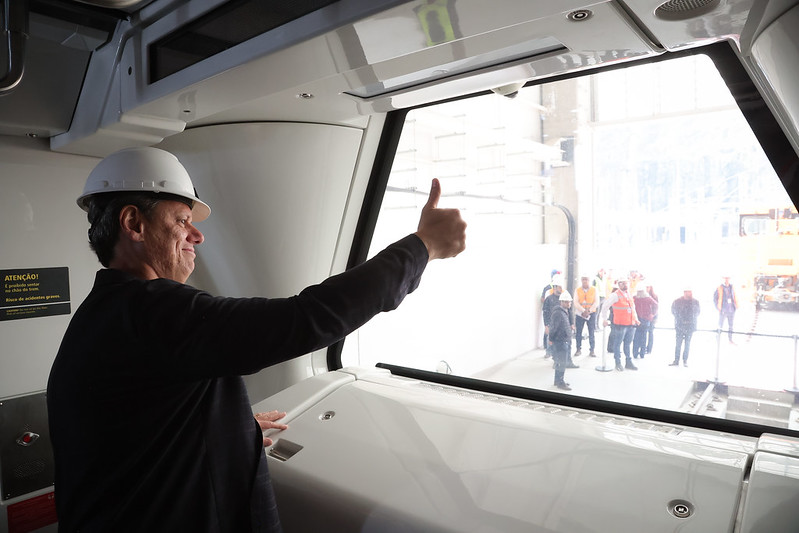 Governo de SP entrega primeiro trem da Linha 6-Laranja do metrô