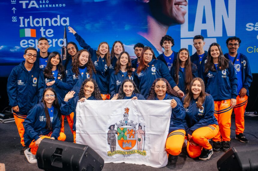 Conecta São Bernardo: Telefone é a ‘estrada’ que aproxima pais dos filhos que fazem intercâmbio na Irlanda