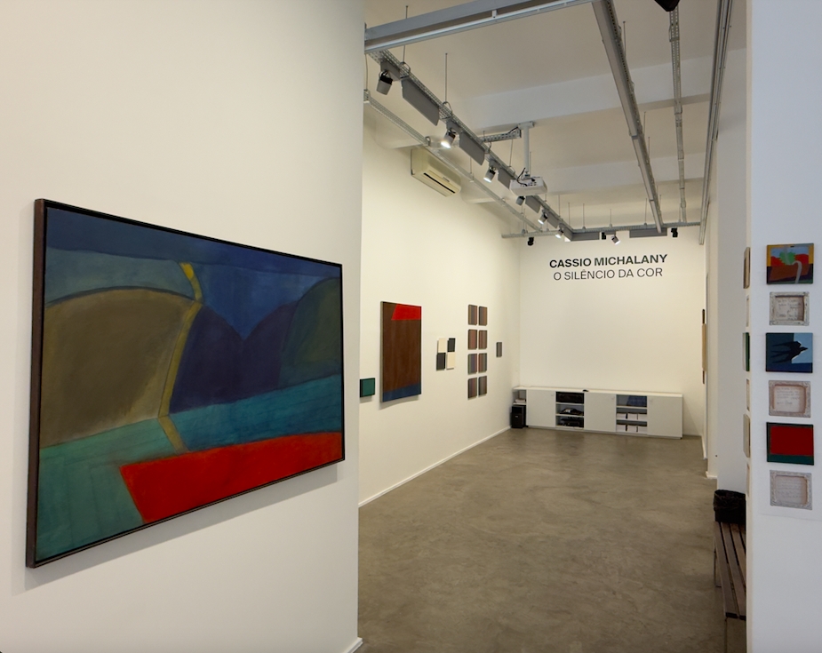 Mostra “Silêncio da Cor” celebra o legado de Cassio Michalany (1949-2024) até sábado, dia 19/07, na Fundação Stickel, em São Paulo