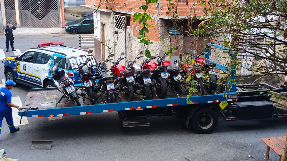 Operação Dorme Bem apreende 10 motos e faz a dispersão de 400 pessoas em baile funk de São Bernardo
