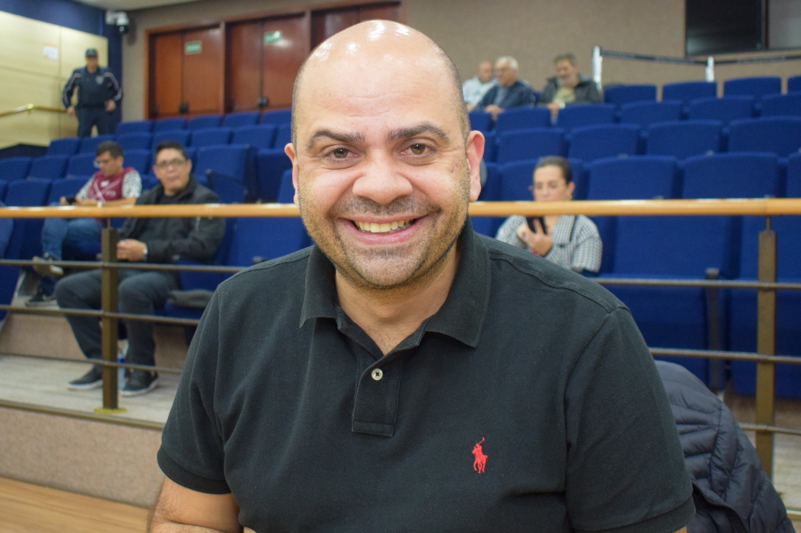 Olyntho Voltarelli solicita agentes de trânsito na Av. Almirante Delamare