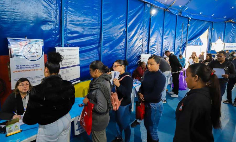 Emprega Diadema nos Bairros leva multidão ao Circo Escola