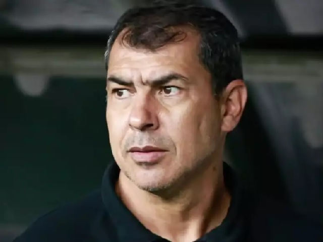 Fábio Carille faz sua estreia no comando do Vitória contra o Internacional