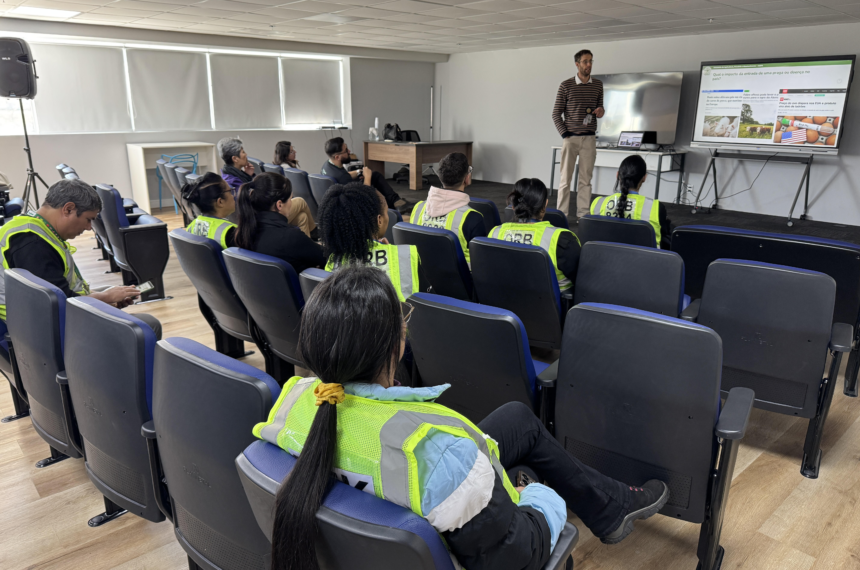 Mapa treina operadores de raio x para barrar mercadorias importadas proibidas