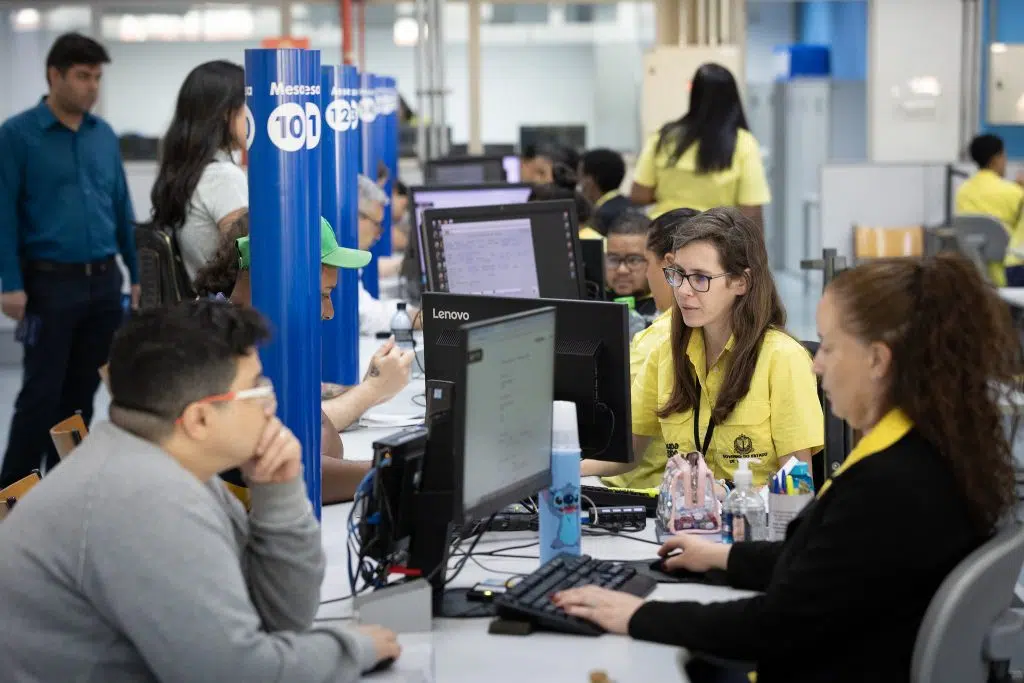 Abre e fecha: confira o funcionamento dos serviços estaduais no feriado de 9 de julho