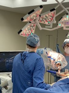 Nova realidade: cirurgias de prótese avançam entre pacientes com menos de 65 anos