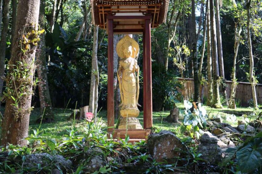 Kannon Bodisatva - Torre de Miroku - Turismo em RibeirãoPires