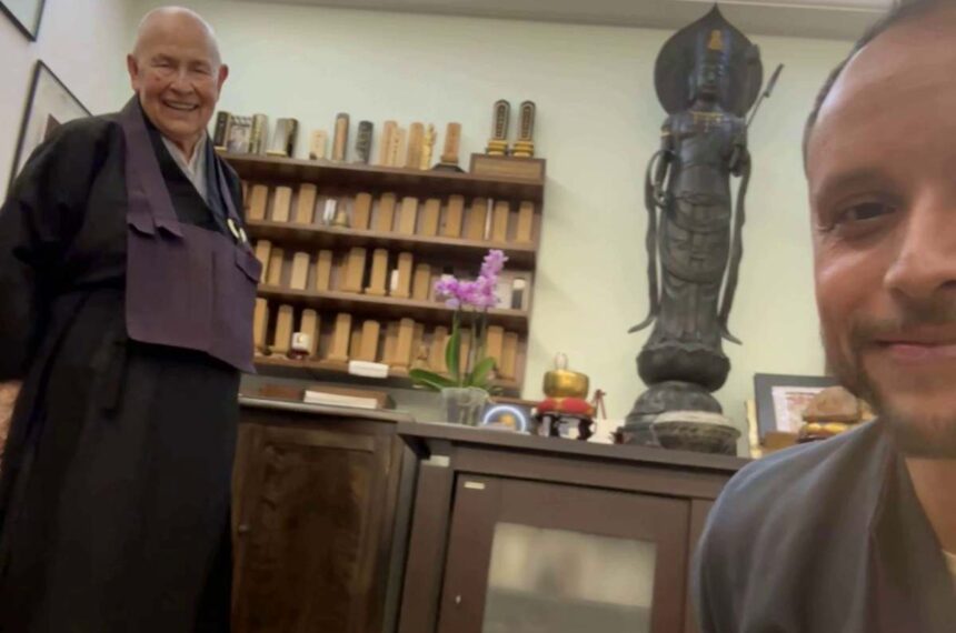 Kannon Bodisatva - Torre de Miroku - Turismo em RibeirãoPires