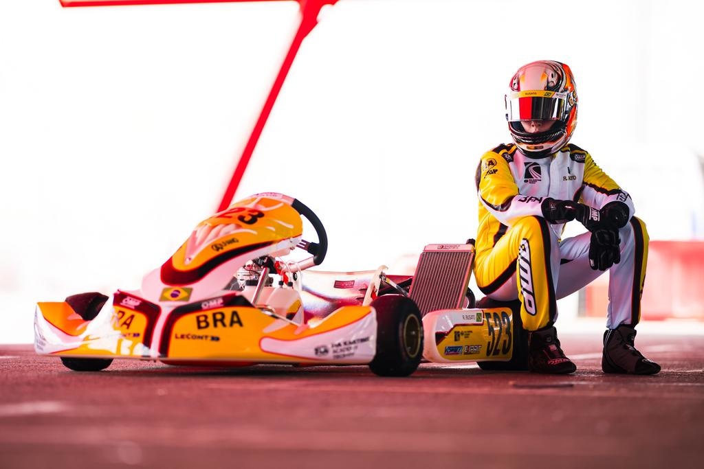 Rafael Busato leva cores do Brasil na segunda etapa do FIA Academy Trophy na Alemanha