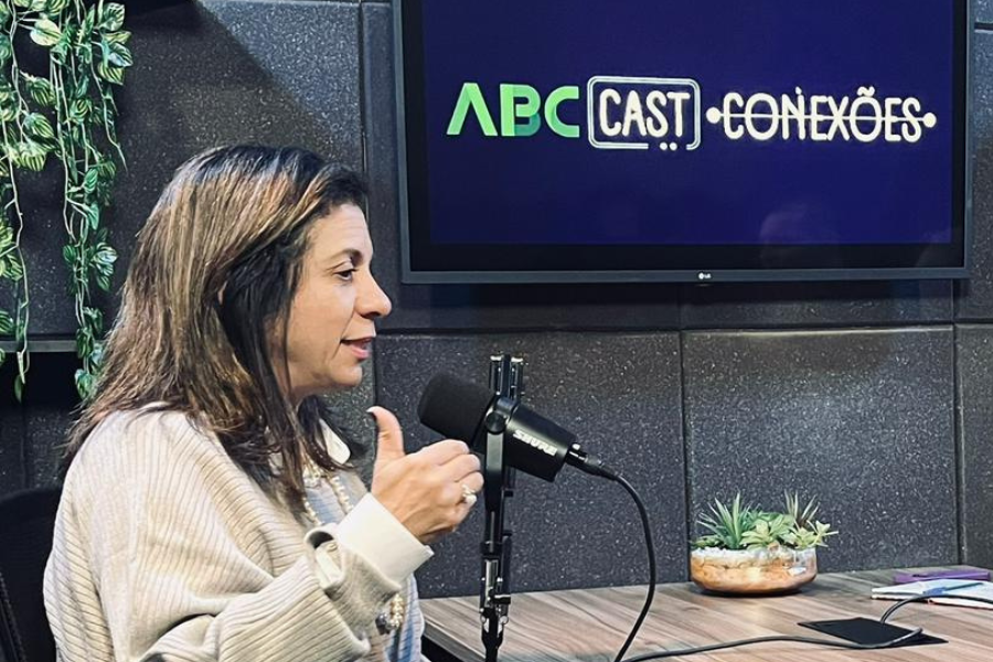 No ABC Cast Conexões, Dra. Renata Aniceto expõe falha ética no diagnóstico de Down