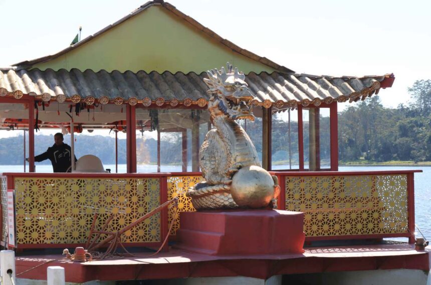 Kannon Bodisatva - Torre de Miroku - Turismo em RibeirãoPires