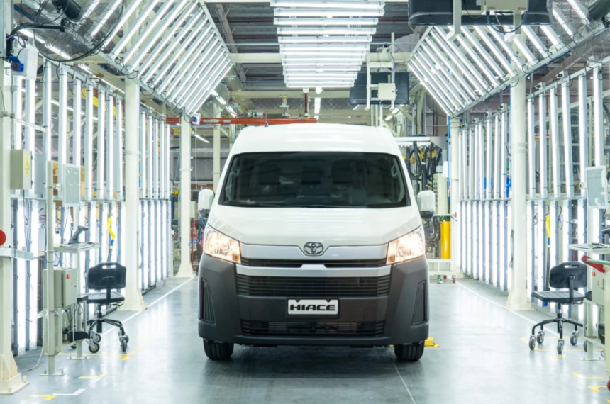 Toyota Hiace na fábrica na Argentina - Transporte