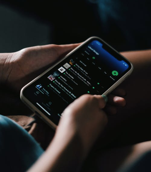 Spotify lança mensagens diretas para recomendar músicas e podcasts