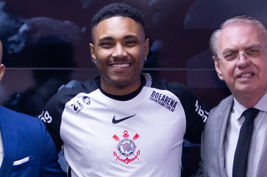 Corinthians oficializa a contratação de Vitinho