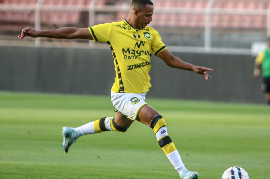 Protagonista em vitória do São Bernardo, Romisson mira reta final da Série C: “Trabalhar forte”