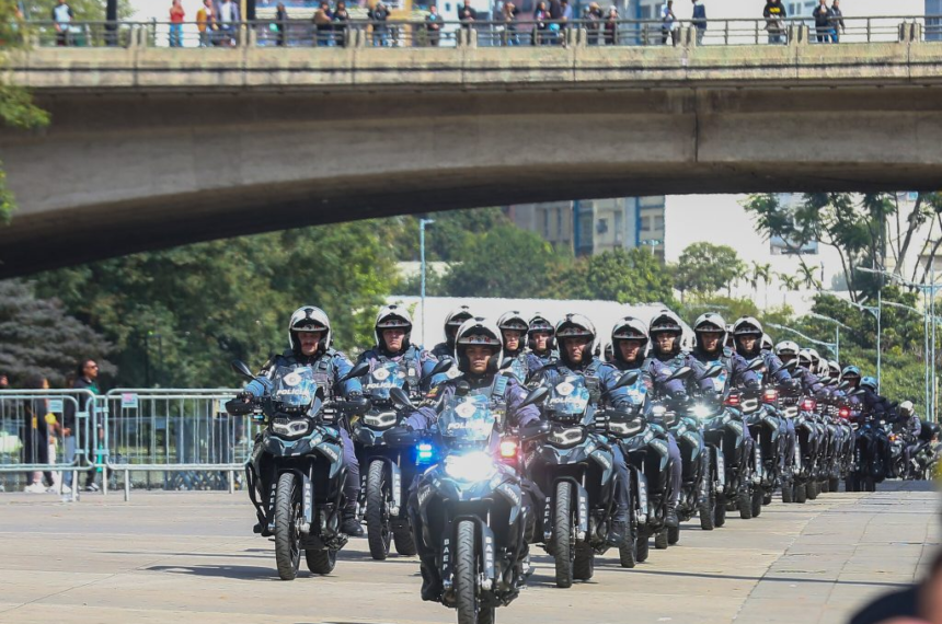 Parceria entre Governo de SP e prefeitura da capital viabiliza câmeras com reconhecimento de placas para motos da PM