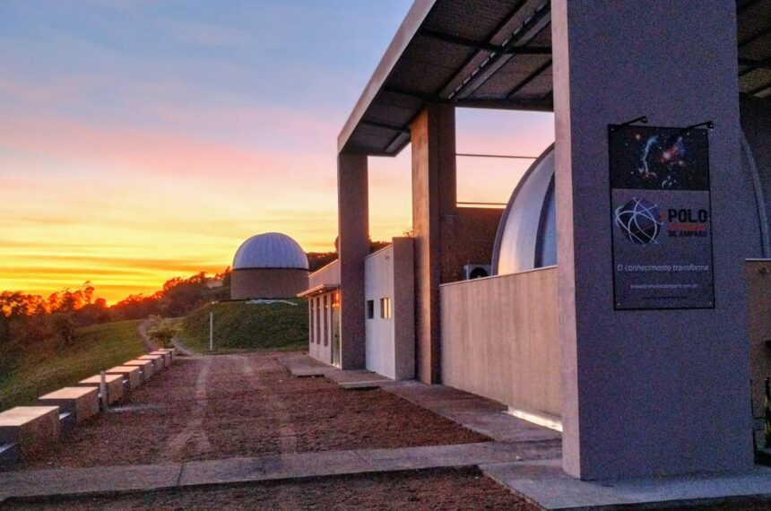 Polo Astronômico em Amparo (SP) libera telescópio para fotos da Lua