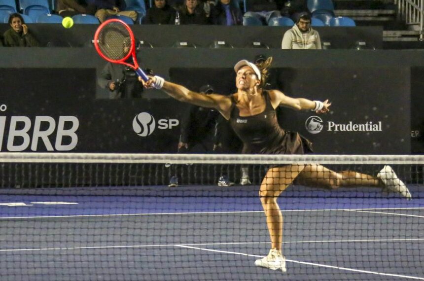 Esforço no voleio - Luiz Doro / tenisbrasil