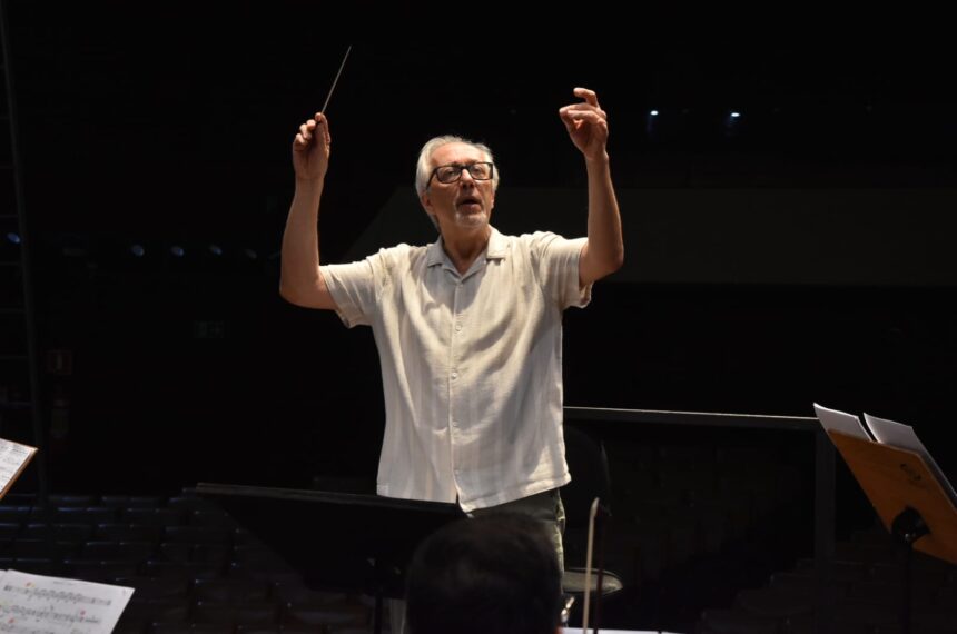Orquestra Sinfônica leva música brasileira de concerto ao Teatro Municipal