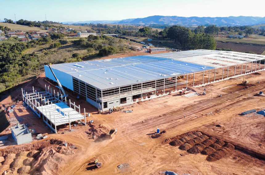Construção do centro de distribuição de peças da Iveco em Pouso Alegre (MG)