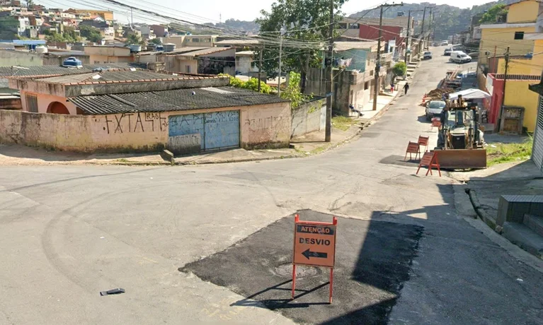 Tubulação da Sabesp desaba sobre casa e mata idosa em Mauá