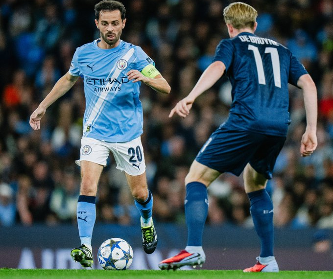 Manchester City aproveita expulsão e vence Napoli na Champions League