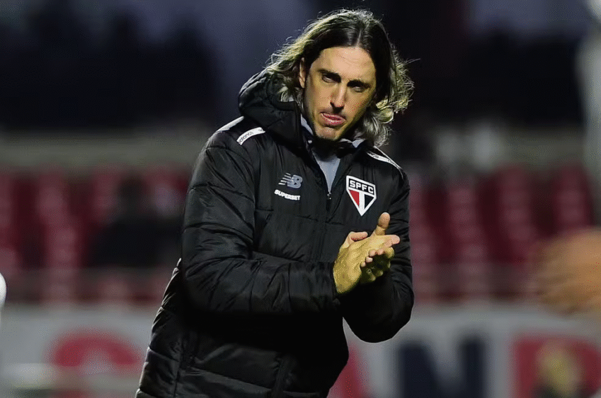 Fluminense encaminha acordo com Luís Zubeldía